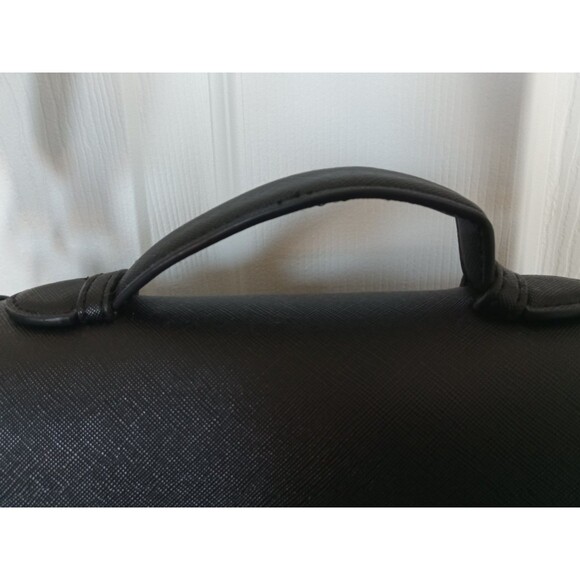 Betsey Johnson Black PU Satchel Bag w/ Heart Lock Accent & Detachable Crossbody - Picture 6 of 12